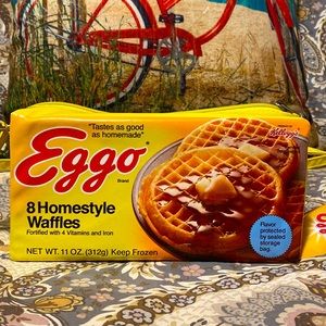 Stranger Things Box Leggo My Eggo! Kitschy Novelty Eggo box bag. BNWT  Fun!